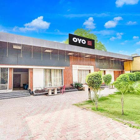 Hotel O Mayur Resort Mathura Eksteriør bilde