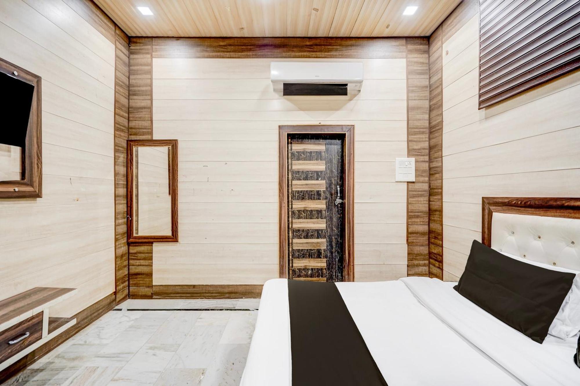 Hotel O Mayur Resort Mathura Eksteriør bilde