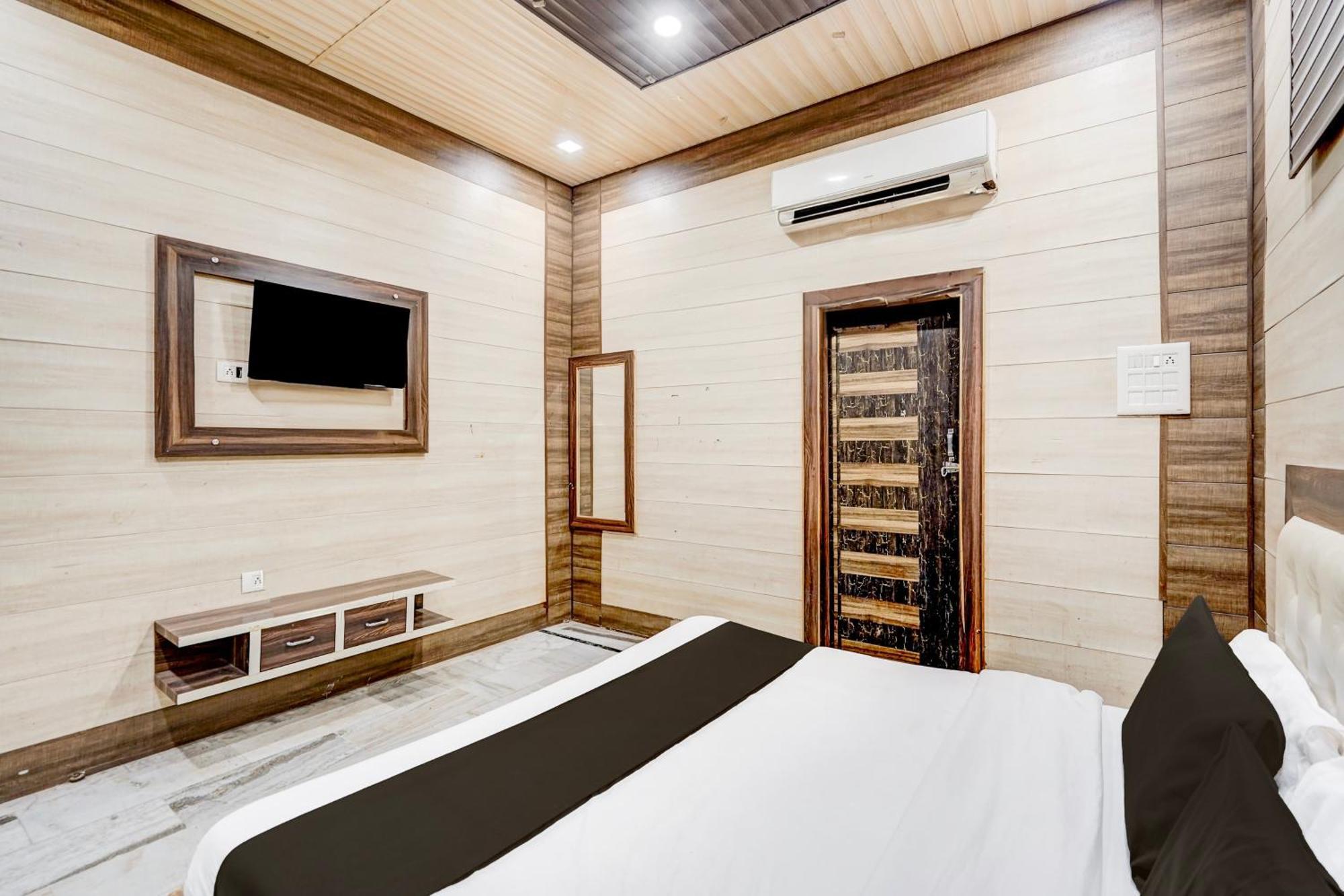 Hotel O Mayur Resort Mathura Eksteriør bilde